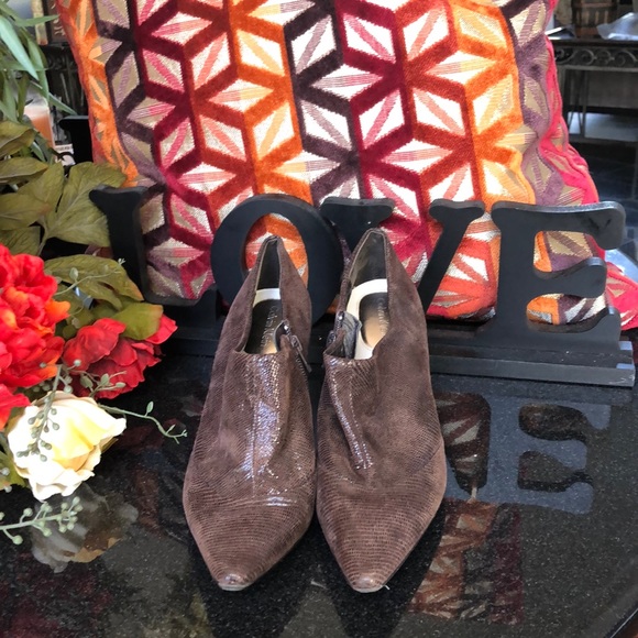 Calvin Klein - Picture 3 of 5